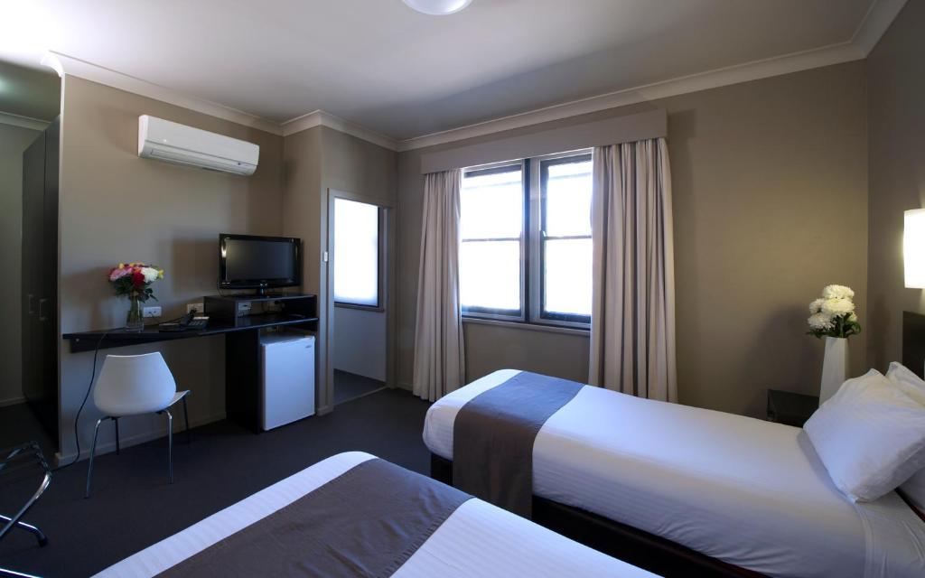 Best Western Blackbutt Inn New Lambton Exterior photo